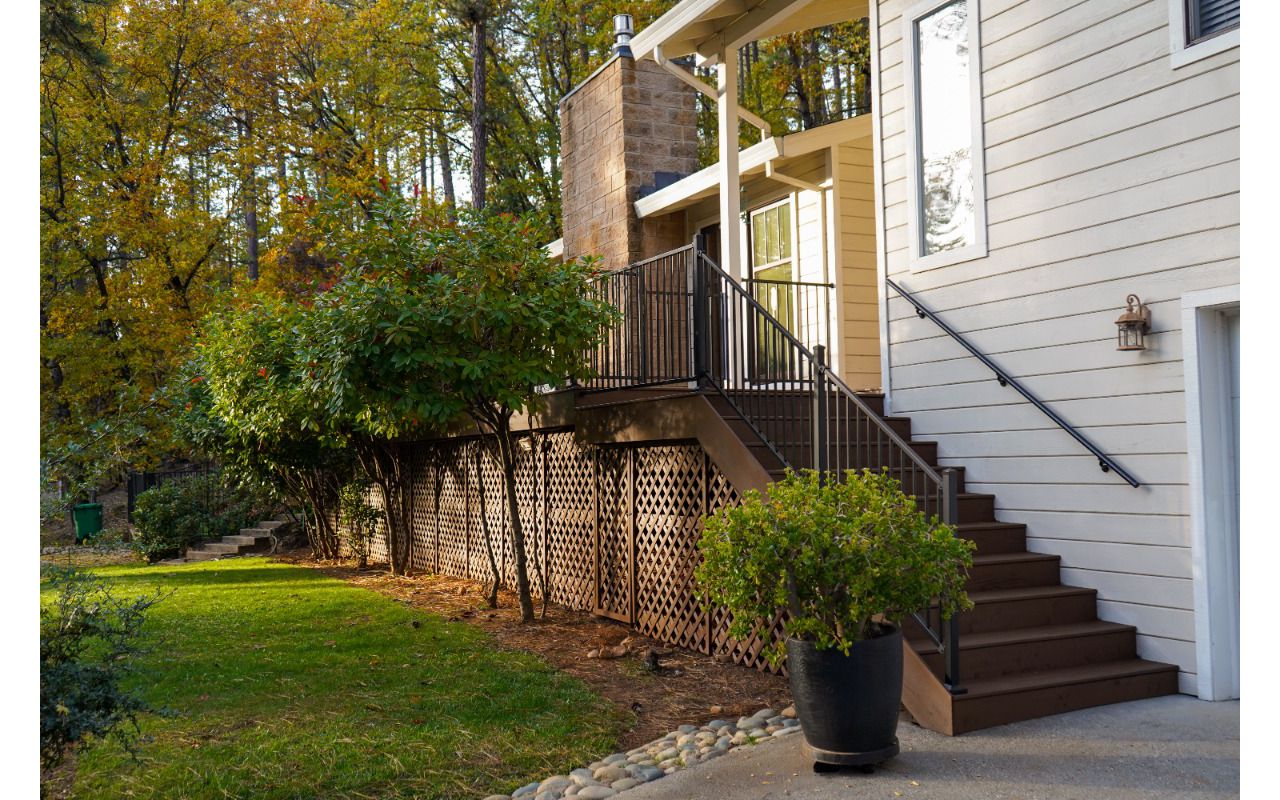 A huge Trex deck in Grass Valley, CA.