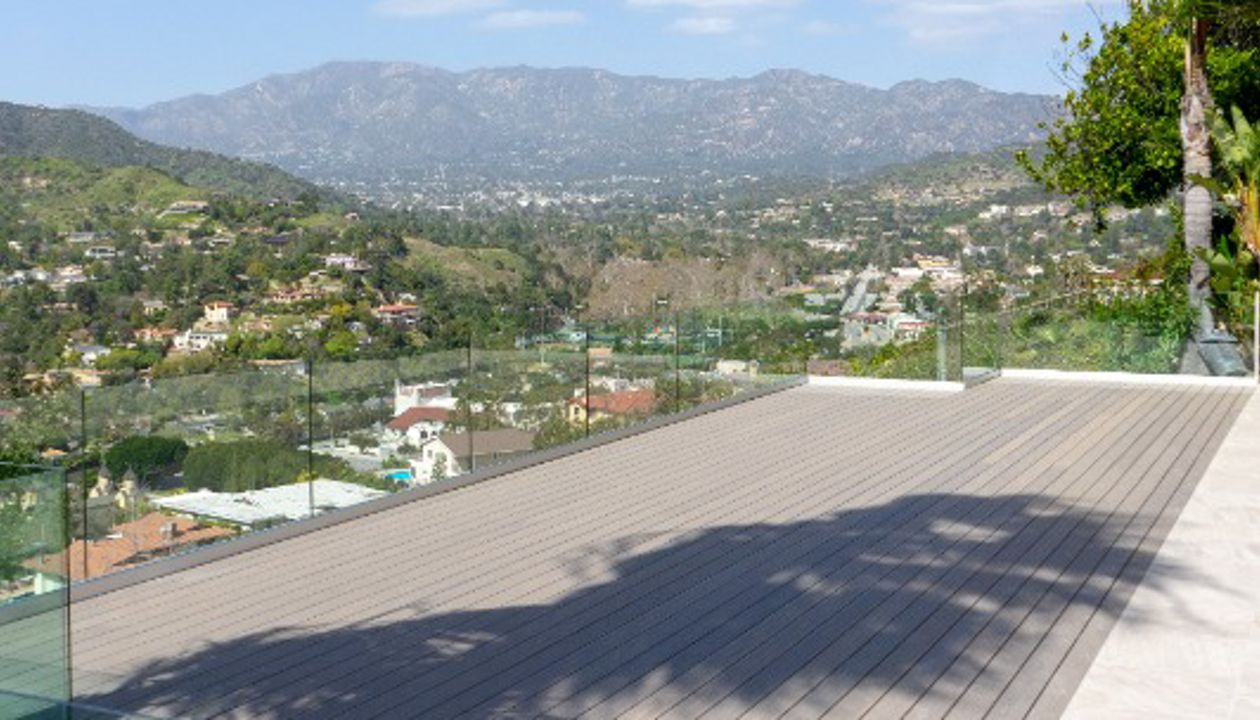 Trex Biscanye Hillside Deck