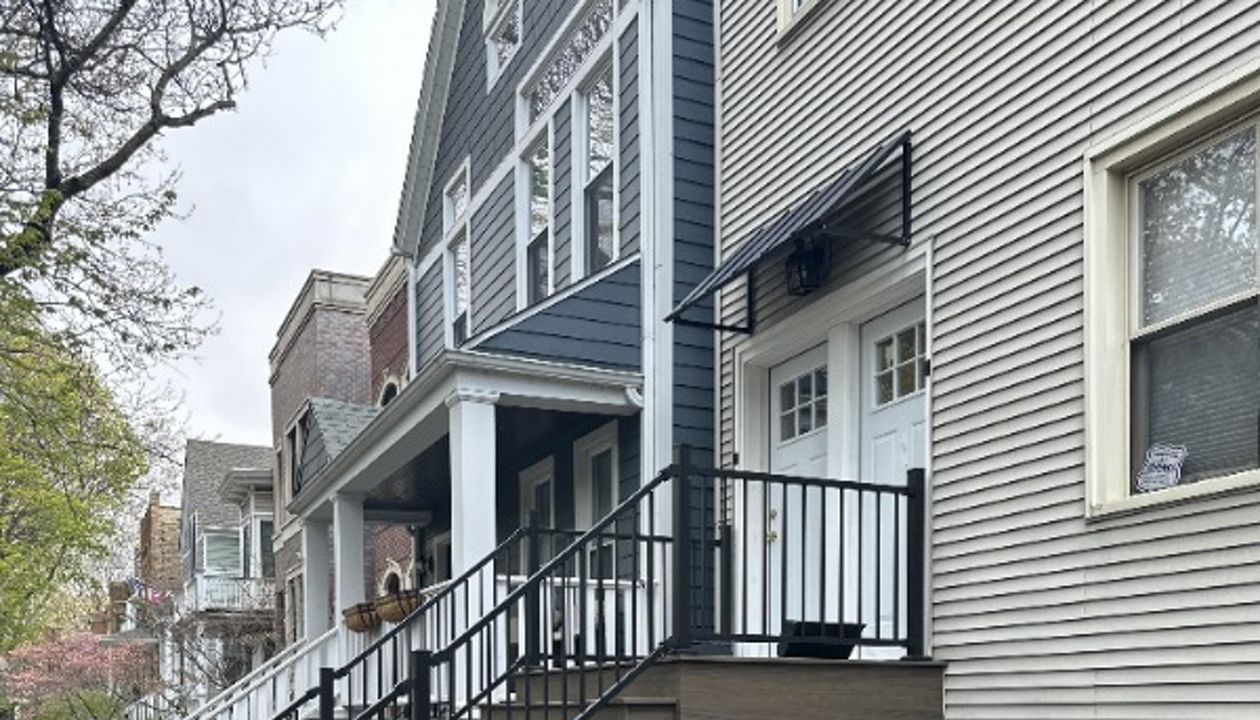 Front Porch In Ravenswood, Chicago