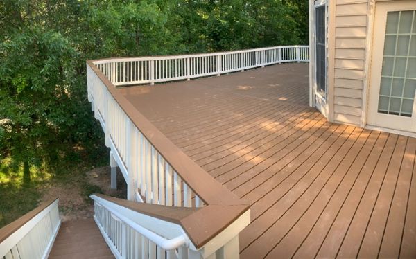 TREX Select Saddle decking and cocktail railing