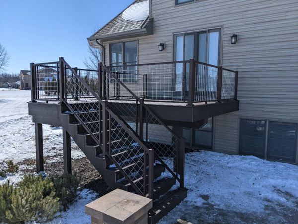 Trex Deck with Trex Mesh Rail