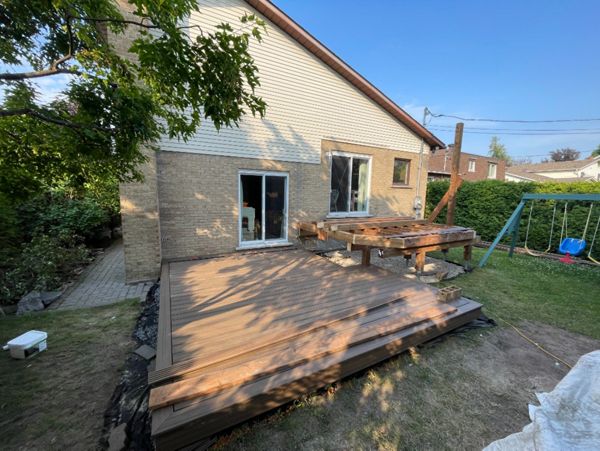 TREX Natural toasted sand. Vieux Longueuil. 2024.