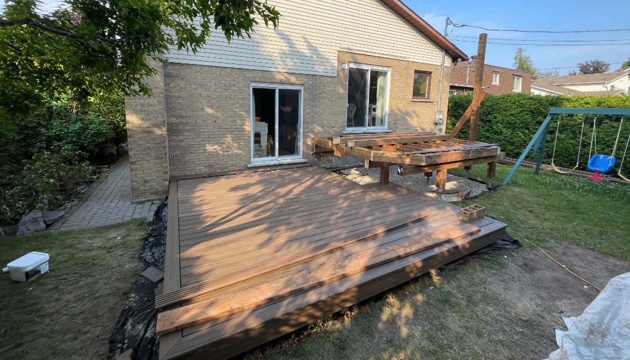 TREX Natural toasted sand. Vieux Longueuil. 2024.