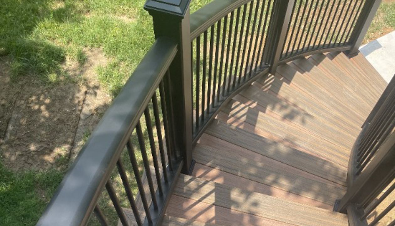 Curved Trex Transcend stairway