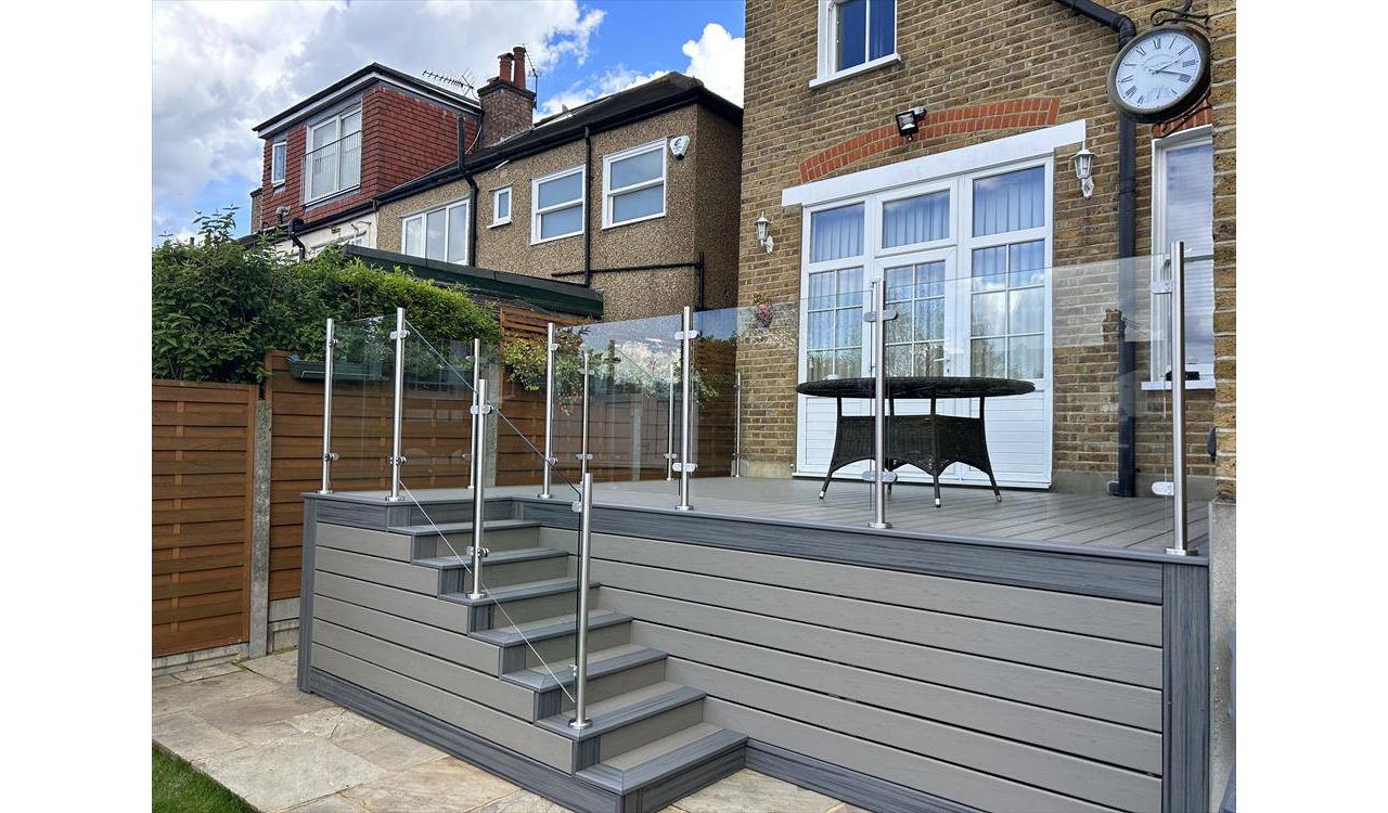 This Trex Transcend Gravel Path deck with Trex Transcend Island Mist borders was raised to create storage underneath and easy access to the house. Based in Walthamstow London the customers were very pleased and have since recommended us to friends.