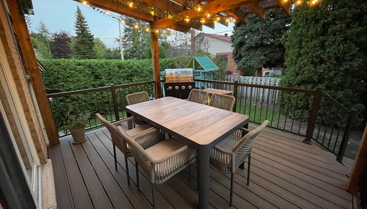 TREX Natural toasted sand. Vieux Longueuil. 2024.