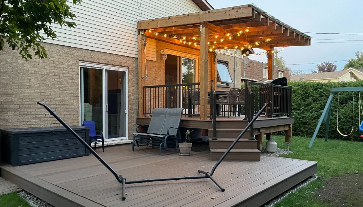 TREX Natural toasted sand. Vieux Longueuil. 2024.