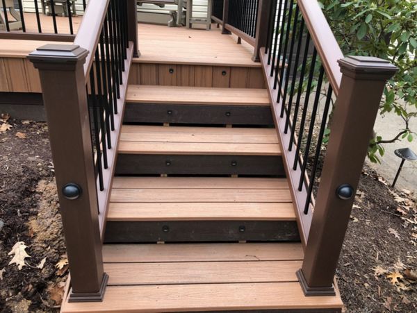 TIKI TORCH DECKING , 18" - 3 PLANKS DEED STAIR CASE WITH LOTS OF LIGHTS