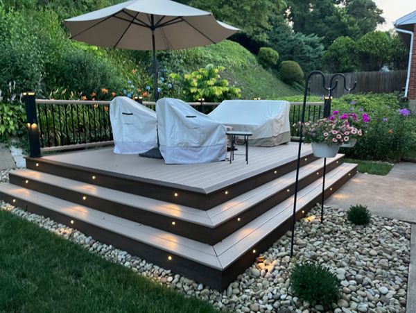 12 X 16 TREX TRANSCEND DECK LONG STAIRS WITH RISER LIGHTS WEDGE LIGHTS POSTS CAP LIGHTS ROPE SWING & SPICED RUM