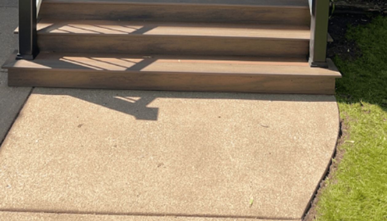 Front Porch, Rogers Park