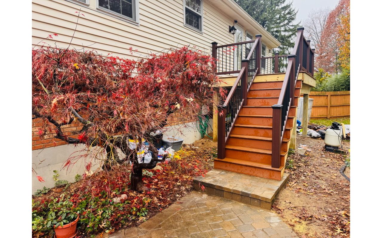 Trex Vintage Lantern Deck & Vintage Lantern Railings