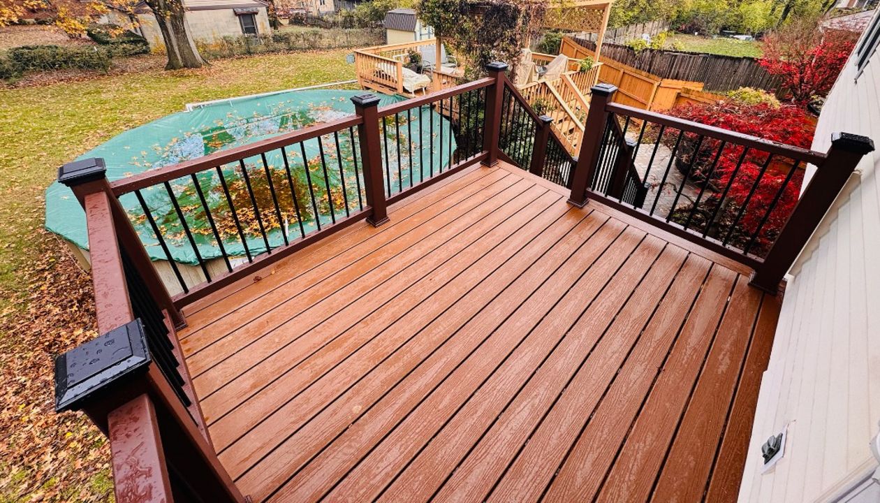 Trex Vintage Lantern Deck & Vintage Lantern Railings