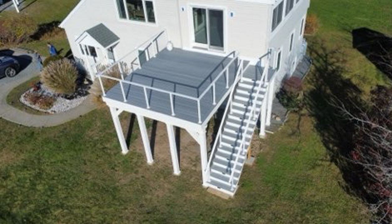 Point Judith 14' x 16' Deck