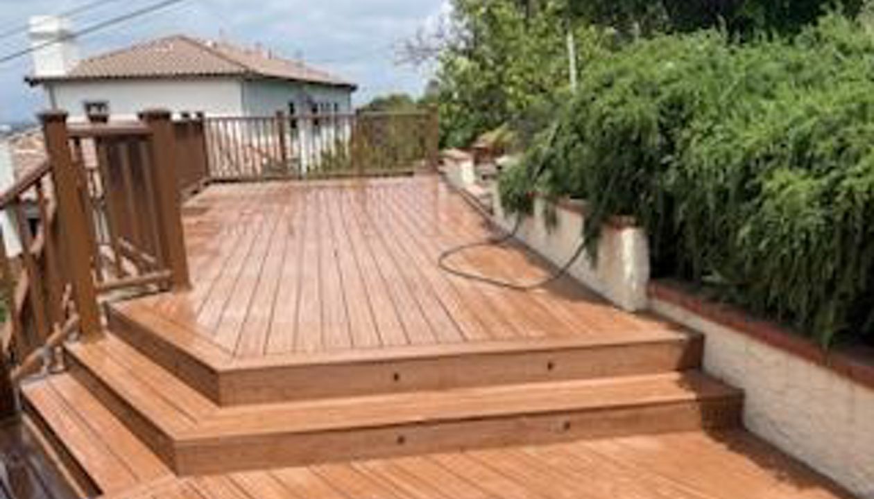 2-Story Trex Tiki Torch Deck