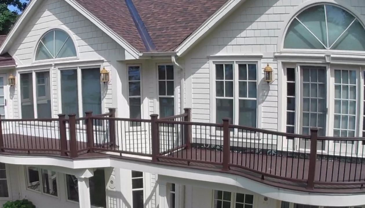 Curved Transcend Railings and Curved Trex Decking