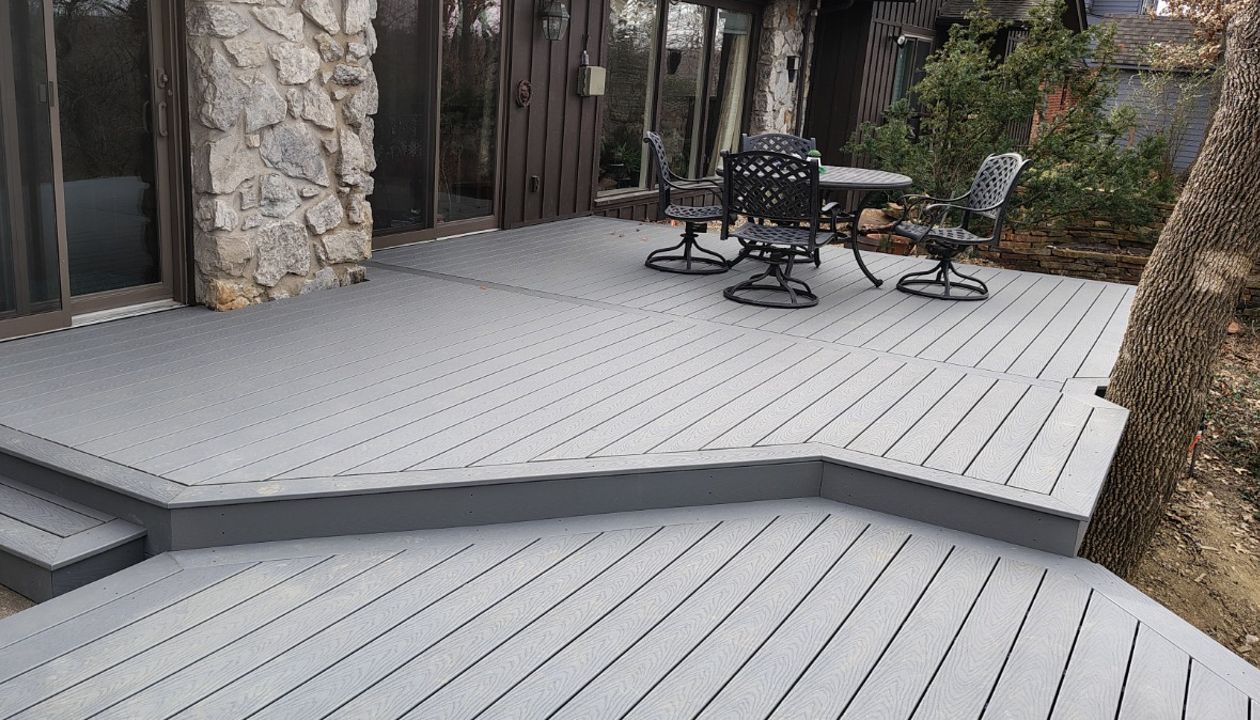 Trex Select decking in Pebble Grey installed with Trex Hideaway Fasteners