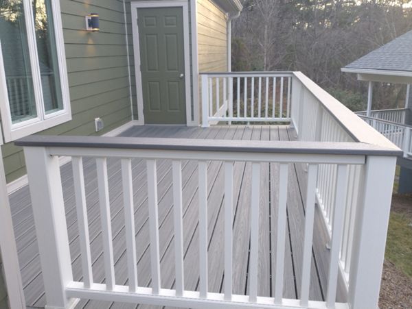 Beautiful Trex Transcend Island Mist Deck.