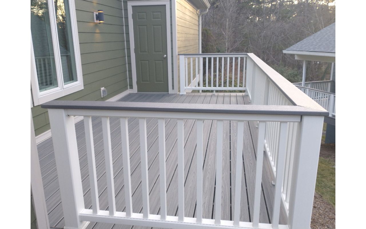 Beautiful Trex Transcend Island Mist Deck.