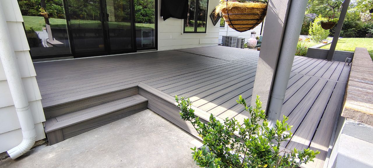 Trex Enhance Naturals and fascia in Rocky Harbor.