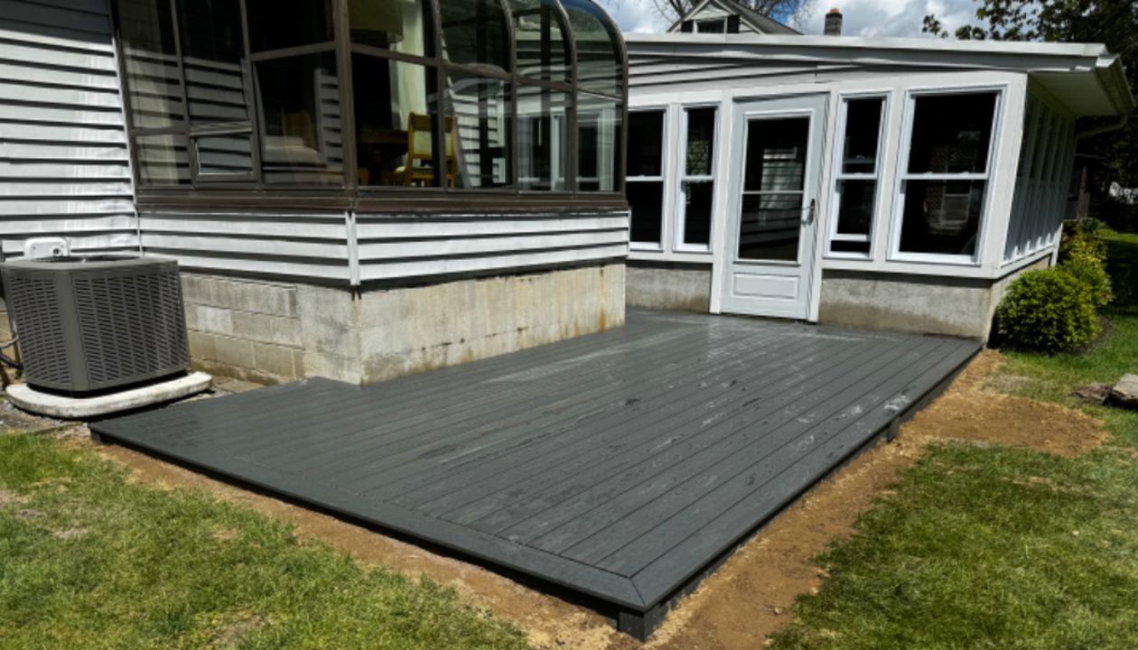 Clam Shell Walk-off Deck