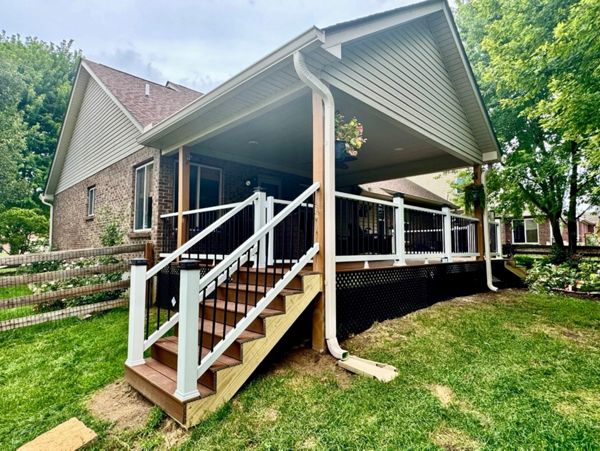 Trex Enhance Saddle  & Trex Railings