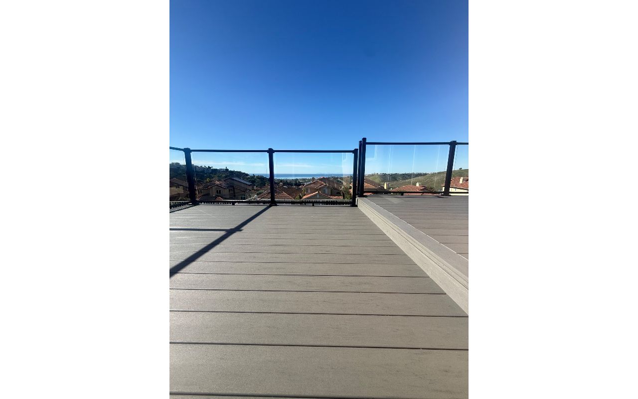 Trex Signature Railing and Point Reyes deck boards, San Clemente