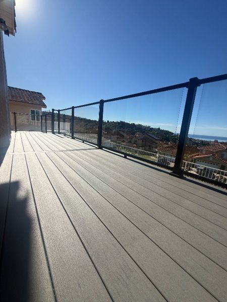 Trex Signature Railing and Point Reyes deck boards, san Clemente