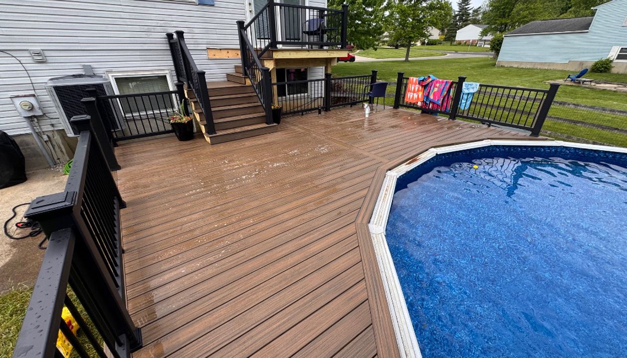 Toasted Sand, Black Railing