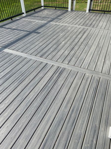 ISLAND MISTS TWO TONE RAILING WHITE POSTS BLACK CROWN RAILING