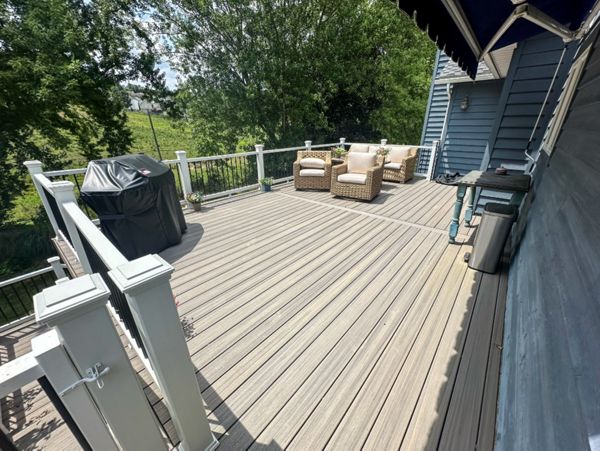 Large Back Deck - Trex Rocky Harbor Decking with Trex Fascia