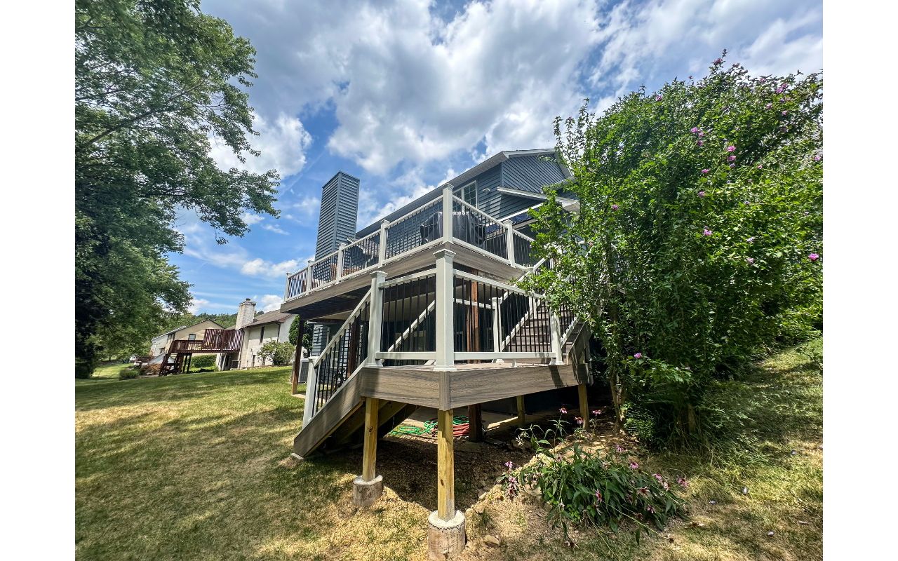 Large Back Deck - Trex Rocky Harbor Decking with Trex Fascia