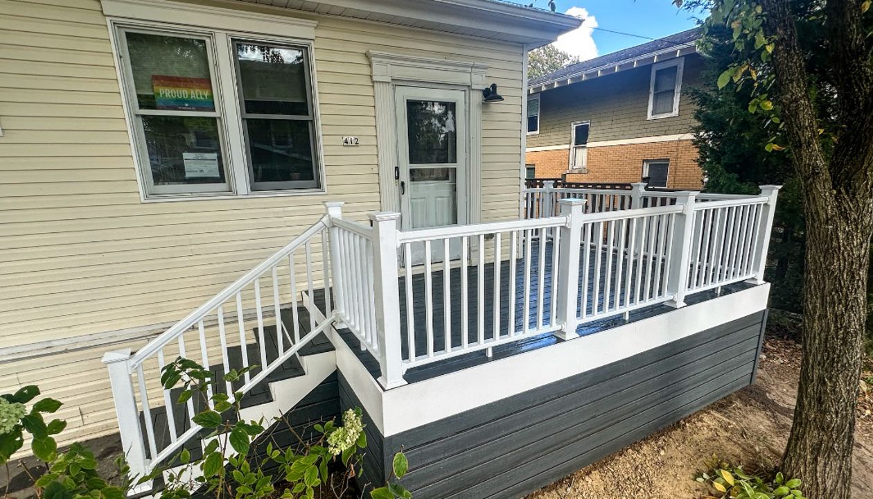 Front Porch - Trex Clam Shell Decking with Trex Fascia