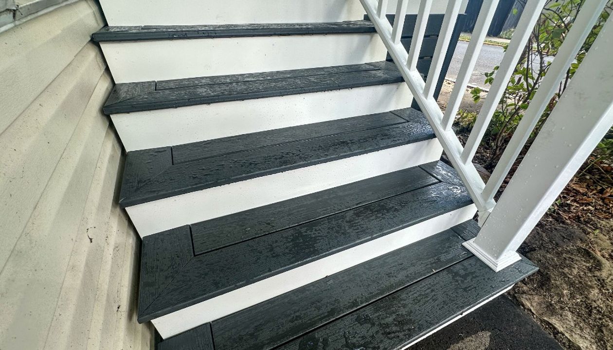 Front Porch - Trex Clam Shell Decking with Trex Fascia