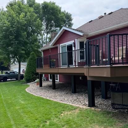 Trex Signature composite decking - Ocracoke, picture frame, Trex Signature aluminum railing, Rochester area