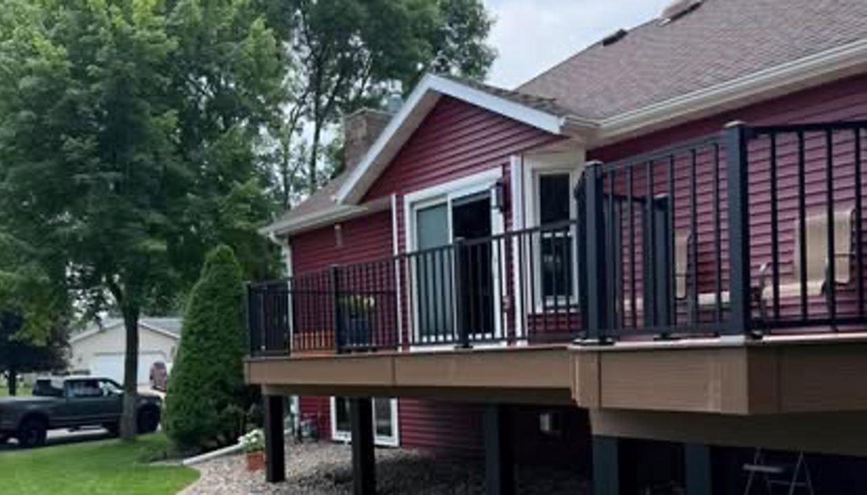 Trex Signature composite decking - Ocracoke, picture frame, Trex Signature aluminum railing, Rochester area