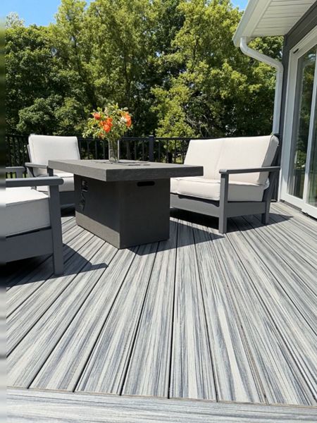 Trex Transcend Island Mist deck with Signature Rail