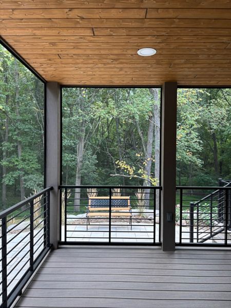 Trex Lineage Biscayne decking with Signature Rod Rail