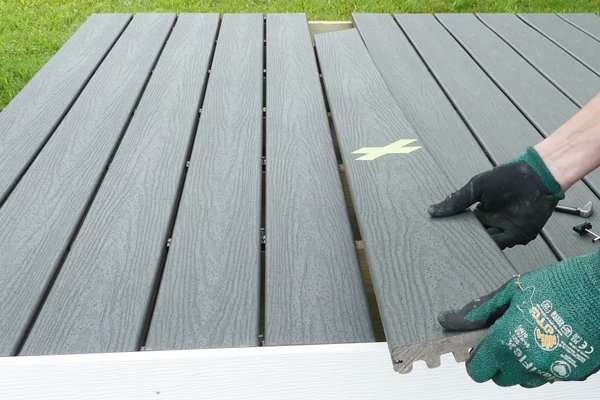Replacing Trex Composite Deck Board Fastened with Screws