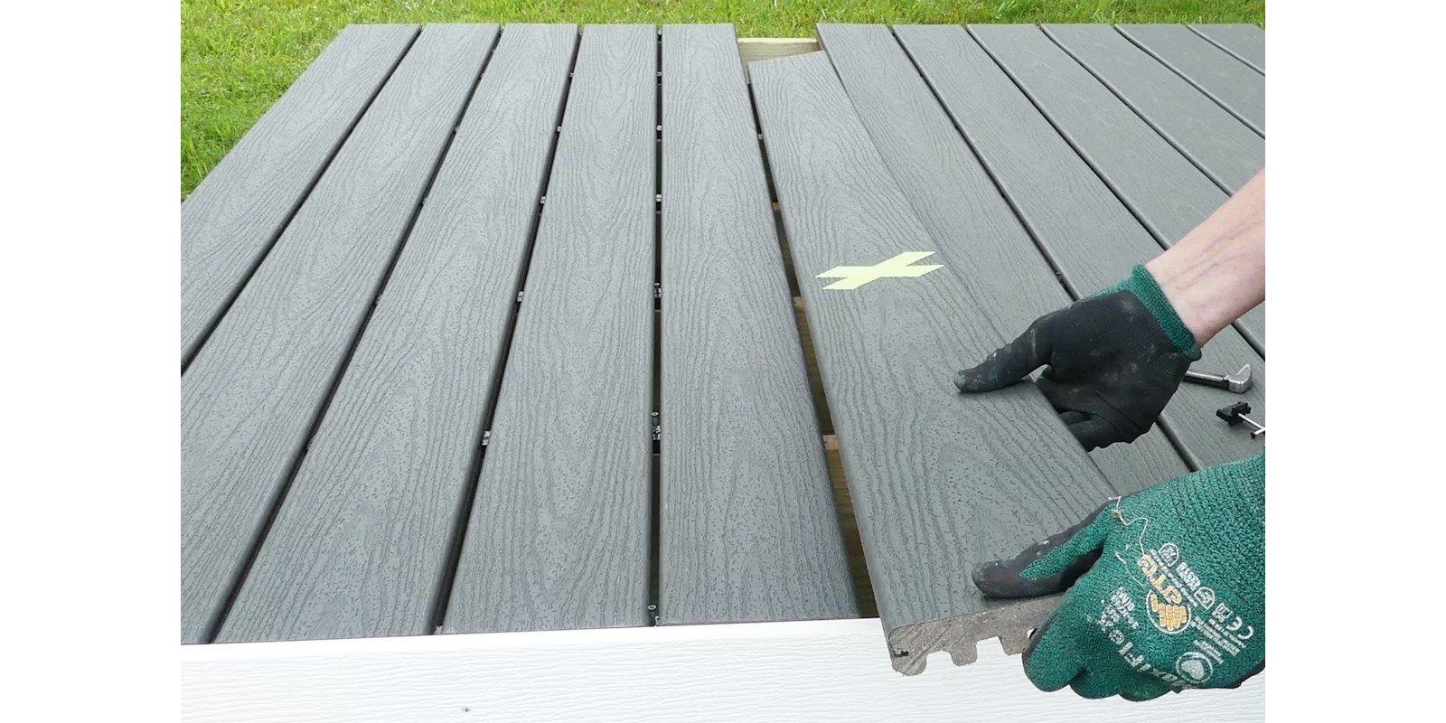Replacing Trex Composite Deck Board Fastened with Screws