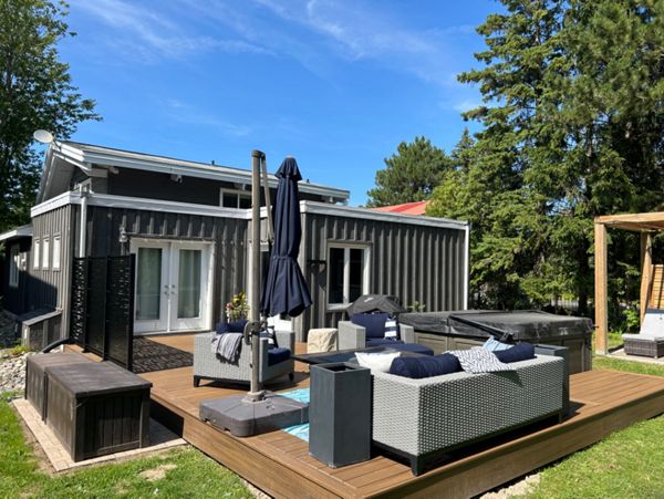 Newman Decks Trex composite deck with privacy panels