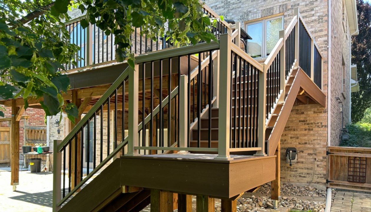 Newman Decks - Trex composite stairs with Aluminum Picket Railings