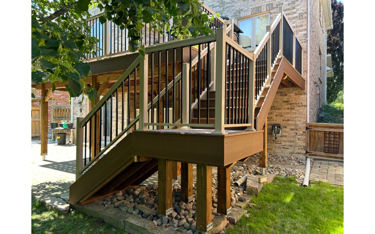 Newman Decks - Trex composite stairs with Aluminum Picket Railings