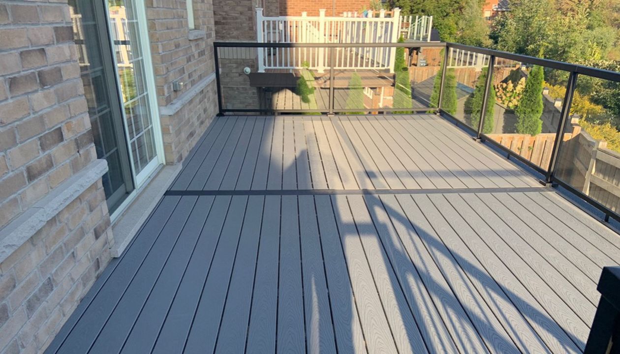 Newman Decks Trex composite with Aluminum Glass Railings