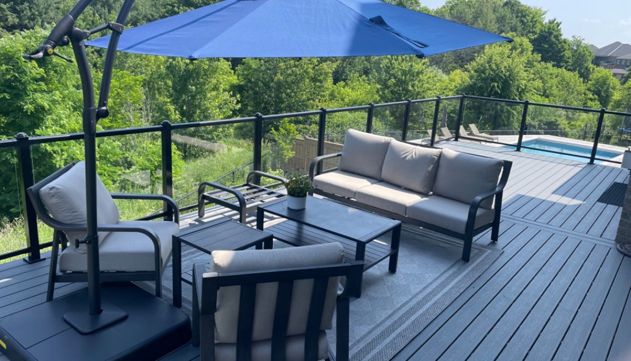 Newman Decks Trex composite with Aluminum Glass Railings