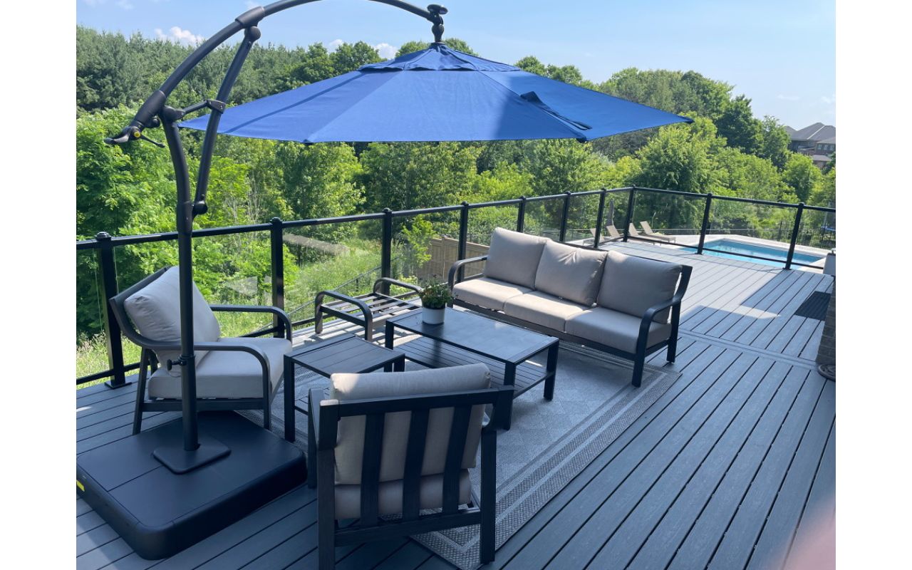 Newman Decks Trex composite with Aluminum Glass Railings