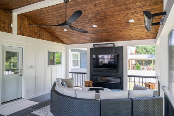 Screened Porch with Trex Transcend Decking and Select Black Aluminum Railing