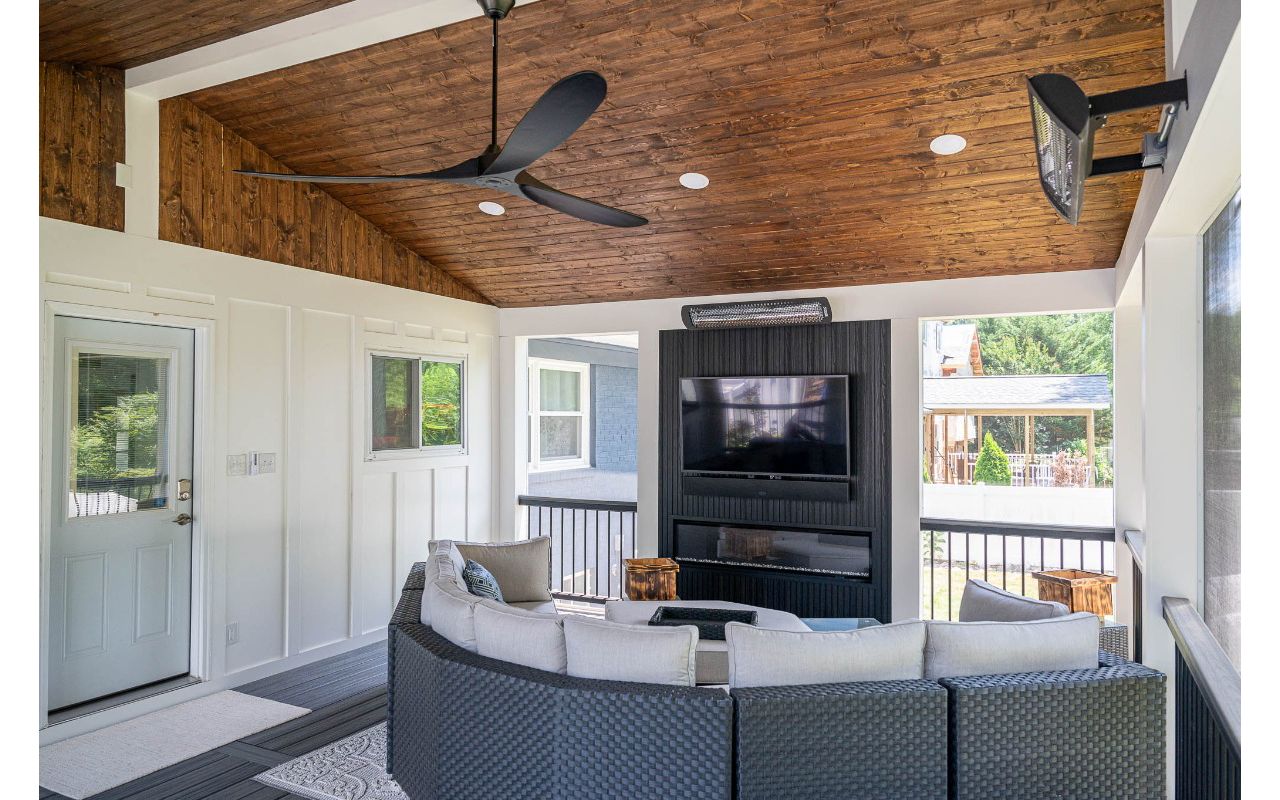 Screened Porch with Trex Transcend Decking and Select Black Aluminum Railing