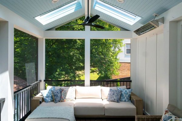 Screened Porch with Trex Transcend Decking and Trex Select Black Aluminum Railing