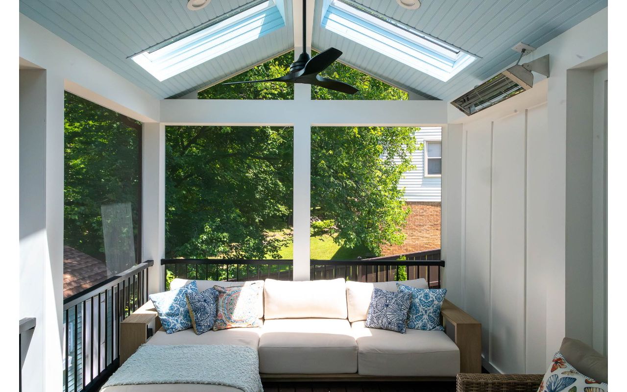 Screened Porch with Trex Transcend Decking and Trex Select Black Aluminum Railing