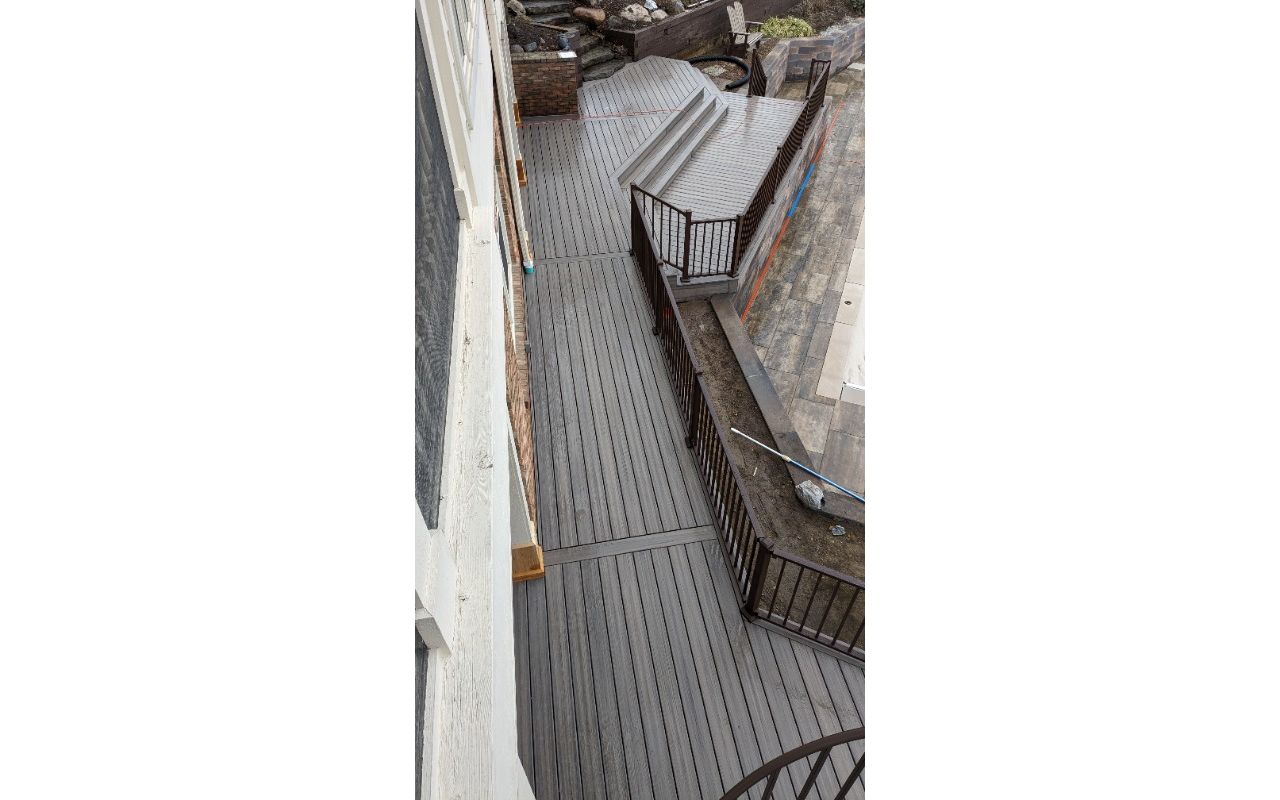 Trex Deck in Rocky Harbor with Bronze Signature Railing